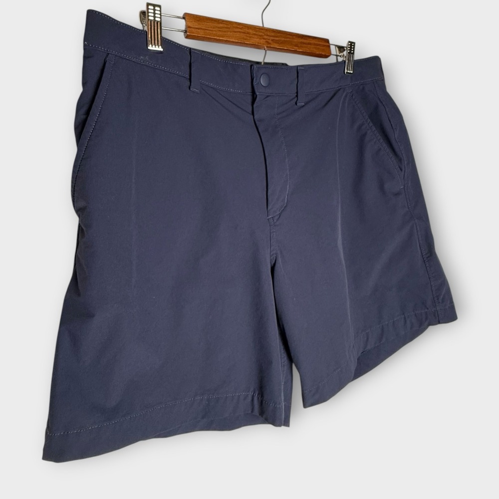 American Eagle Flex Shorts Stretchy Navy Blue Several Pockets Men's Size 32